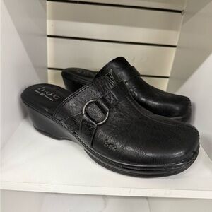 b.o.c. Women's Black Leather Mules